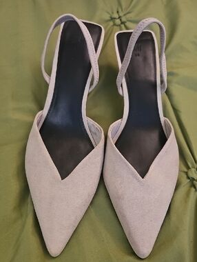 H&M Suede Pointed Slingback Heels in Light Taupe